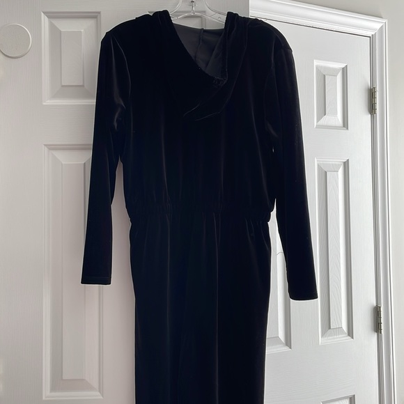 Black velour jumpsuit - Picture 8 of 10